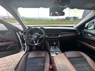 Alfa Romeo Stelvio Stelvio 2017 2.2 t Executive Q4 180cv auto Bianco usata Morrovalle
