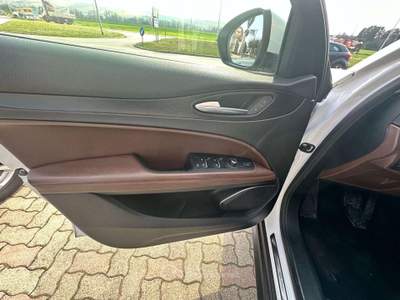 Alfa Romeo Stelvio Stelvio 2017 2.2 t Executive Q4 180cv auto Bianco usata Morrovalle