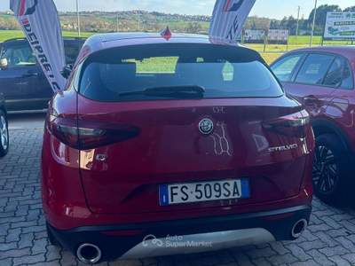 Alfa Romeo Stelvio Stelvio 2.2 t Executive Q4 210cv auto my19 Rosso usata Morrovalle
