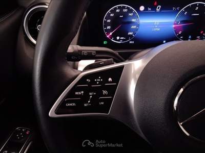 Mercedes-Benz Classe GLB 180 D Progressive Advanced 8G-DCT Bianco usata Lucca