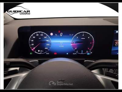 Mercedes-Benz Classe GLB 180 D Progressive Advanced 8G-DCT Bianco usata Lucca