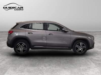 Mercedes-Benz GLA 180 D Sport Plus 8G-DCT Grigio usata Lucca