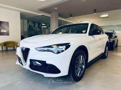 Alfa Romeo Stelvio 2.2 t Super rwd 160cv auto Bianco usata San Michele Salentino