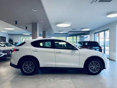 Alfa Romeo Stelvio 2.2 t Super rwd 160cv auto Bianco usata San Michele Salentino