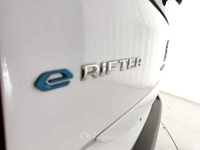 Peugeot Rifter 50 kWh 136cv GT Std auto Bianco usata Caserta