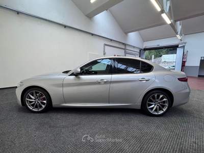 Alfa Romeo Giulia 2.2 160 CV Rosso Edizione LED|PADDLES|RETROCAMERA Argento usata Como