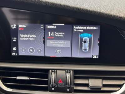 Alfa Romeo Giulia 2.2 160 CV Rosso Edizione LED|PADDLES|RETROCAMERA Argento usata Como
