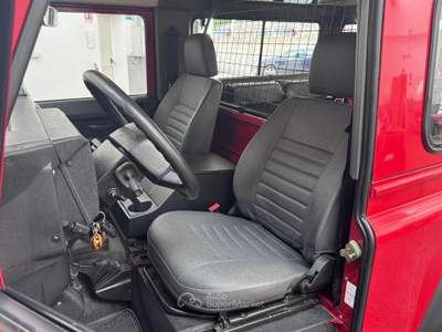 Land Rover Defender 90 2.5 Td5 80.000 CHILOMETRI Rosso usata Como