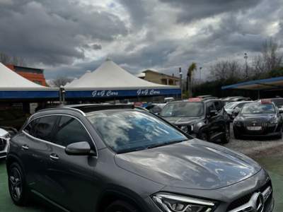 Mercedes-Benz GLA Automatic Premium + Tetto Grigio usata SOMMA VESUVIANA