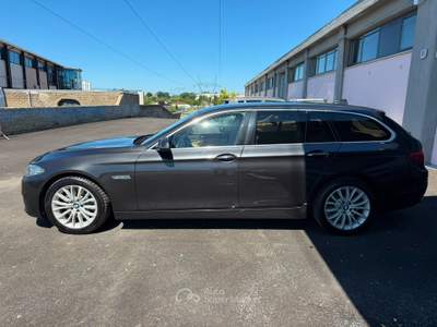 BMW Serie 5 525d 525 525d Luxury Grigio usata Formello