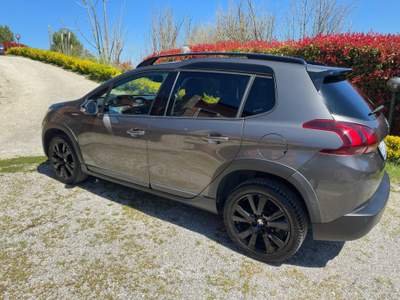 Peugeot 2008 GT Line Black Grigio usata potenza