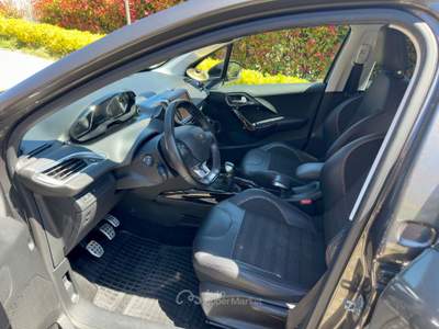 Peugeot 2008 GT Line Black Grigio usata potenza