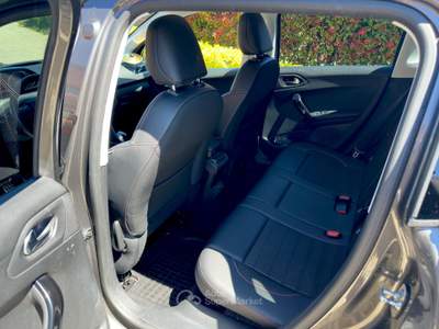Peugeot 2008 GT Line Black Grigio usata potenza