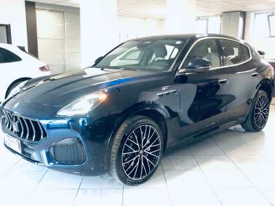 Maserati Grecale MHEV 300 CV AWD GT N1 Blu/Azzurro usata Isernia