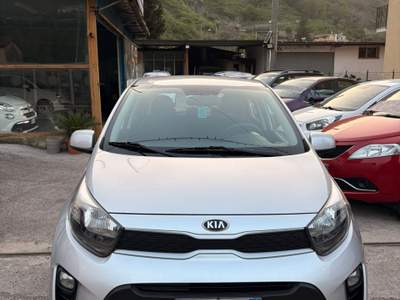 Kia Picanto 5 porte active usata Pozzuoli