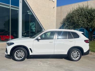 BMW X5 xDrive30d 48V Business Super Offerta T-Stock Bianco usata Gela