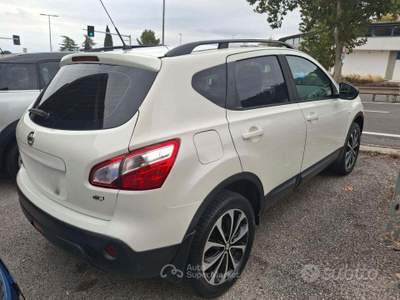 Nissan Qashqai DPF Tekna usata Borgo Maggiore