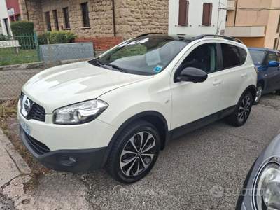 Nissan Qashqai DPF Tekna usata Borgo Maggiore