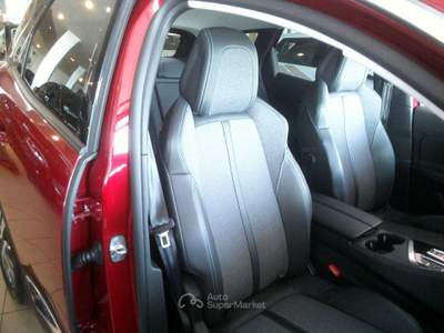 Peugeot 3008 Hybrid 225 e-EAT8 Allure Pack usata Borgo Maggiore
