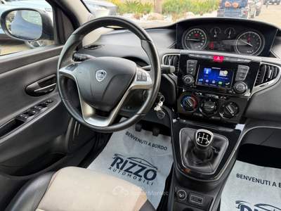 Lancia Ypsilon 1.2 69CV 5porte Platinum Navi Pelle Blu/Azzurro usata Mesagne