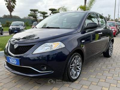 Lancia Ypsilon 1.2 69CV 5porte Platinum Navi Pelle Blu/Azzurro usata Mesagne