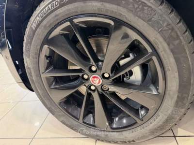 Jaguar F-Pace 2.0 D 204 CV AWD aut. R-Dynamic SE Nero usata Sesto San Giovanni