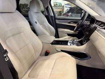 Jaguar F-Pace 2.0 D 204 CV AWD aut. R-Dynamic SE Nero usata Sesto San Giovanni