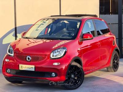 Smart ForFour 0.9 T 90cv PRIME TWINAMIC TETTO PELLE SEDILI RISCALDABILI MY2019 Rosso usata Pomigliano d'Arco