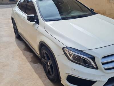 Mercedes-Benz GLA Non fumatore,tenuta in garage,due proprietari 132000km Bianco usata Marsala