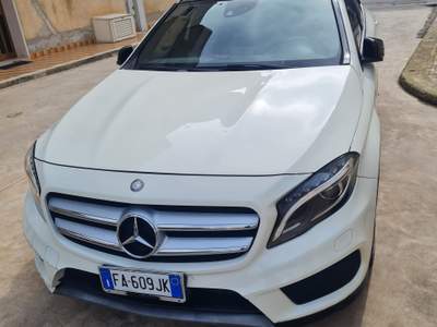 Mercedes-Benz GLA Non fumatore,tenuta in garage,due proprietari 132000km Bianco usata Marsala