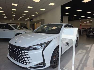 Dongfeng Shine Shine 1.5 E2 117cv Automatica Bianco usata Pozzuoli