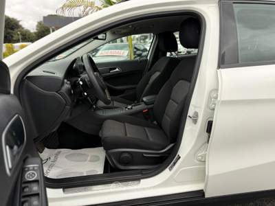 Mercedes-Benz GLA 200 d Automatic 4Matic Premium Bianco usata Fiumicino