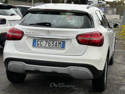 Mercedes-Benz GLA 200 d Automatic 4Matic Premium Bianco usata Fiumicino