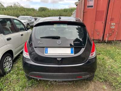 Lancia Ypsilon  - ypsilon 1.0 firefly hybrid gold s&s 70cv 5p.ti Nero usata Roma