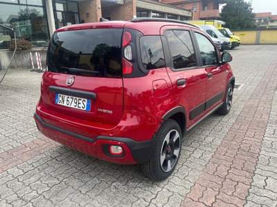 Fiat Panda 1.0 FireFly S&S Hybrid City Cross Rosso usata Arcore