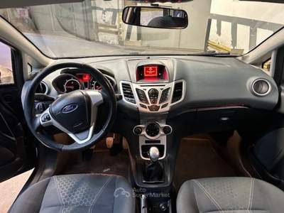 Ford Fiesta Unico proprietario, mai fumato in auto, tenuta bene Grigio usata Salerno