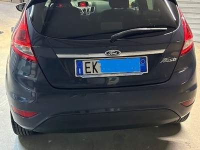 Ford Fiesta Unico proprietario, mai fumato in auto, tenuta bene Grigio usata Salerno