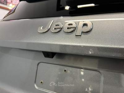 Jeep Avenger 1.2 Turbo MHEV Summit Infotaiment pack Grigio usata Melegnano