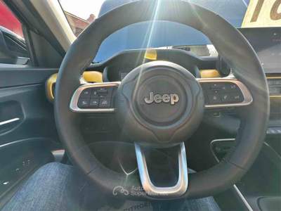 Jeep Avenger 100 CV Summit Grigio usata Villa Santa Lucia