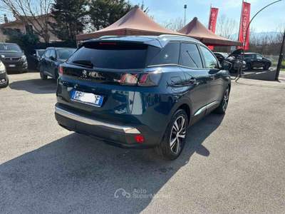 Peugeot 3008 Hybrid 225 e-EAT8 Allure Blu/Azzurro usata Villa Santa Lucia