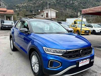 Volkswagen T-Roc SCR 150 CV DSG Life Blu/Azzurro usata Villa Santa Lucia