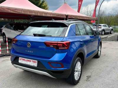 Volkswagen T-Roc SCR 150 CV DSG Life Blu/Azzurro usata Villa Santa Lucia