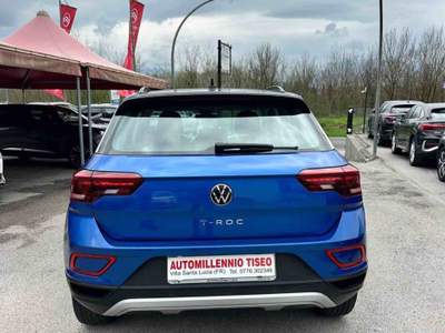 Volkswagen T-Roc SCR 150 CV DSG Life Blu/Azzurro usata Villa Santa Lucia