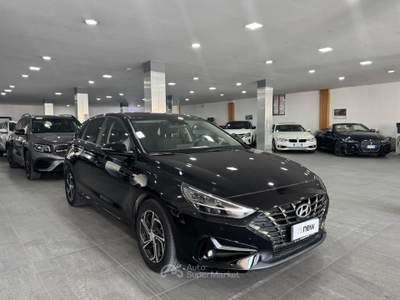 Hyundai i30 1.0 t-gdi 48V Style&Techno Nero usata Pozzuoli