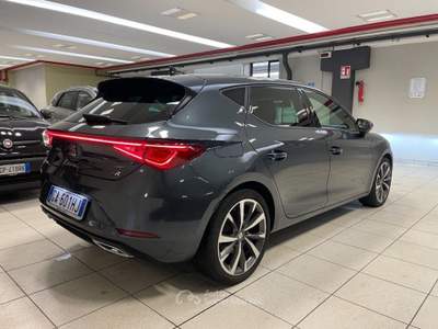 Seat Leon 2.0 TDI 150 CV DSG 5p. FR Grigio usata Arsago Seprio
