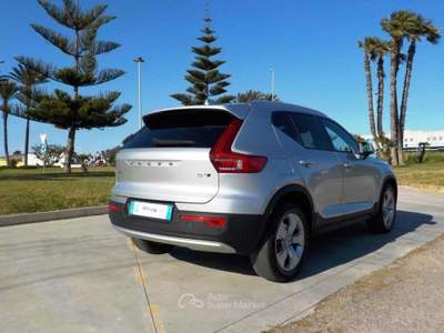 Volvo XC40 D4 AWD Geartronic Argento usata Gallipoli