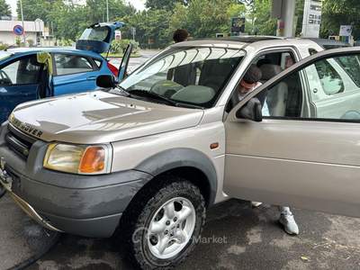 Land Rover Freelander Land Rover Freelander Gancio Traino Argento usata mezzano inferiore
