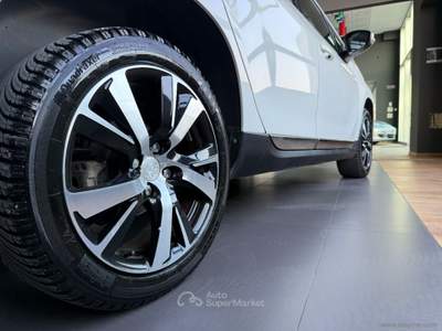 Peugeot 2008 2008 1.6 e-HDi 92 CV S&S Active Bianco usata San Michele salentino