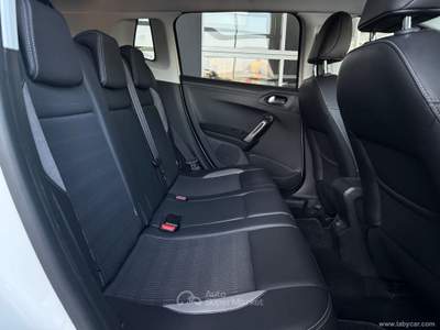 Peugeot 2008 2008 1.6 e-HDi 92 CV S&S Active Bianco usata San Michele salentino