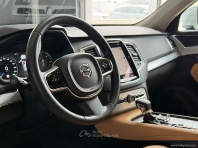 Volvo XC90 XC90 D5 AWD Geartronic 7 posti Momentum Bianco usata San Michele salentino